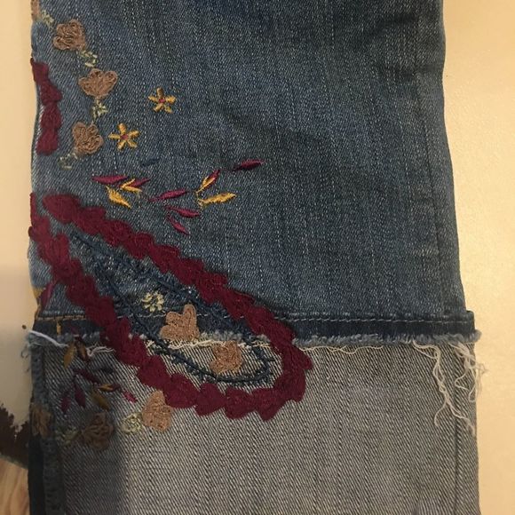 Size 2 White House Black Market cropped blue jeans the slim crop - Picture 9 of 9